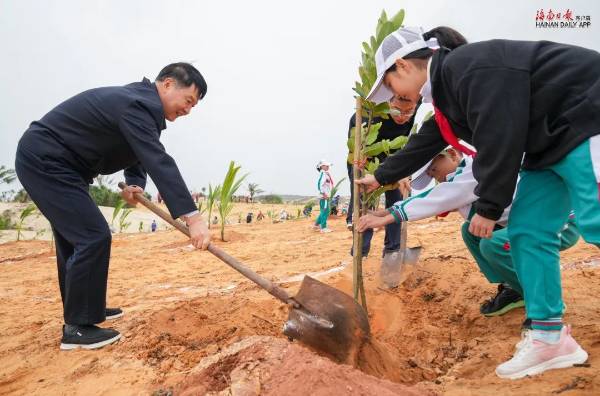 1743655018754673.jpg 4 (1).jpg