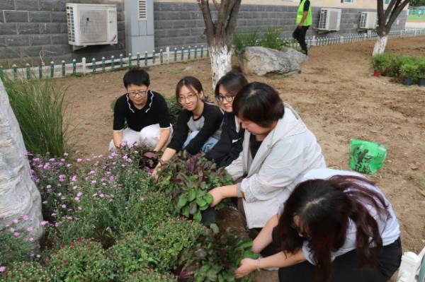 1760076385811905.jpg 2.jpg